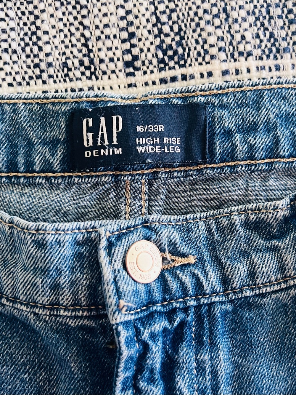 GAP Women’s High-Rise Wide-Leg Jeans in Light Blue Wash